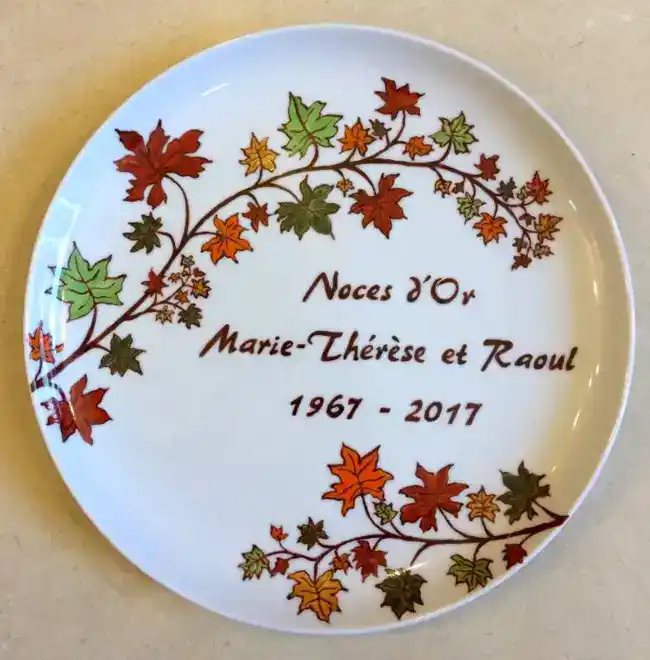 - Cadeau anniversaire de mariage assiette plate personnalisée.