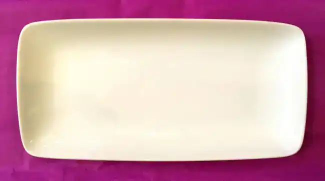 Petit plat rectangulaire en porcelaine à personnaliser