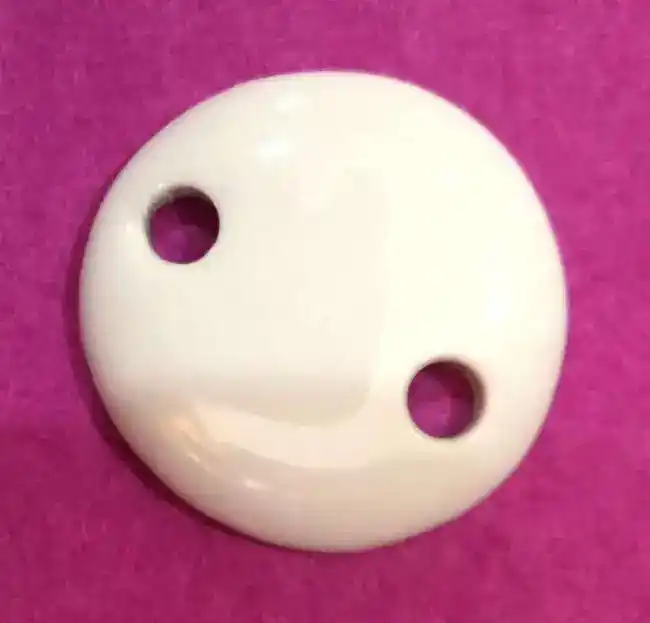 Petit rond (deux trous) en porcelaine à personnaliser pour la réalisation de bracelet