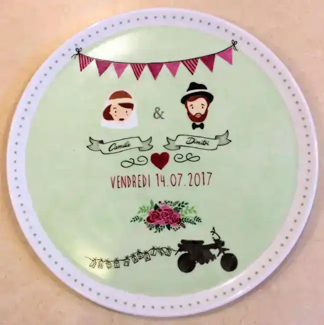 Plat à tarte en porcelaine personnalisé d'après un faire-part de mariage