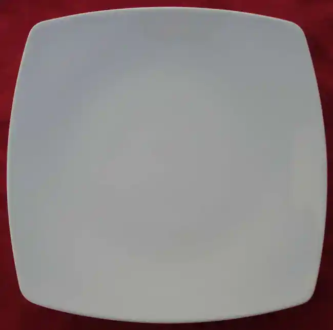 Assiette plate carrée en porcelaine à personnaliser