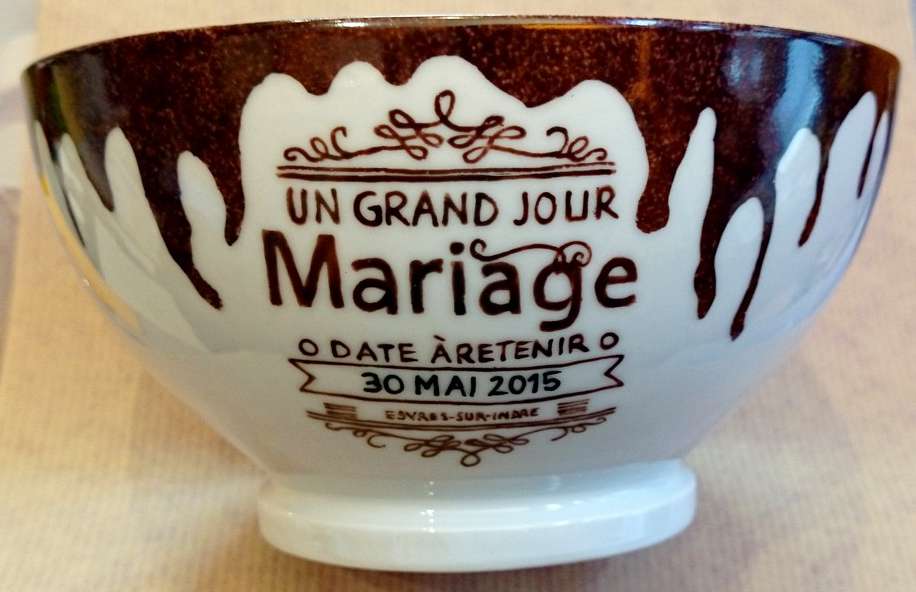Bol en porcelaine personnalisé d'après le faire-part de mariage