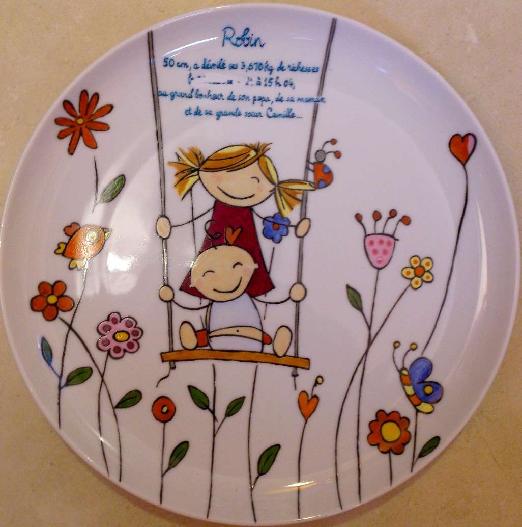 Assiette plate Elysée en porcelaine personnalisée d'après le faire-part de naissance